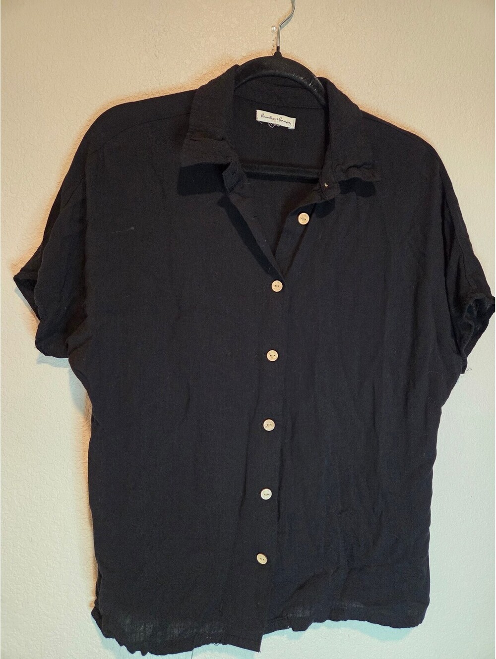 Hunter & Brown Black Rayon Button-Up Shirt Medium